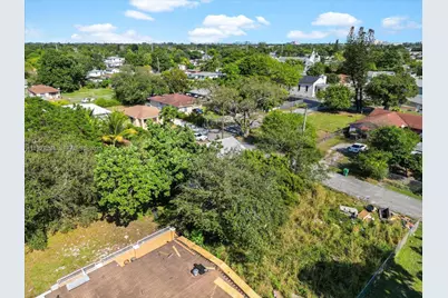 1829 NW 62nd Ter, Miami, FL 33147 - Photo 39