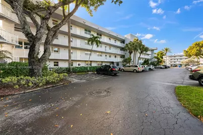 116 Royal Park Dr #4D, Oakland Park, FL 33309 - Photo 3