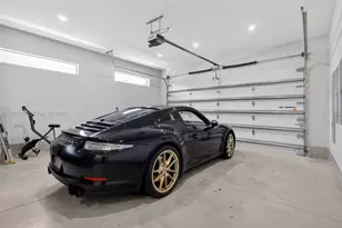 1008 NE 114th St, Biscayne Park, FL 33161 - Photo 57