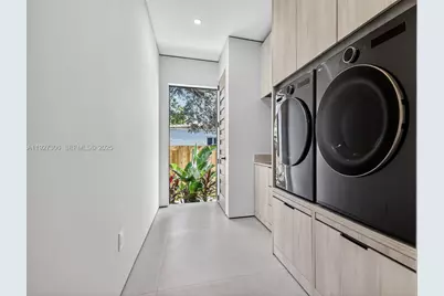 1008 NE 114th St, Biscayne Park, FL 33161 - Photo 55