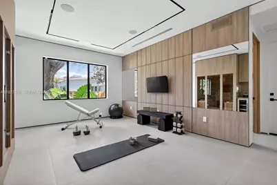 1008 NE 114th St, Biscayne Park, FL 33161 - Photo 17