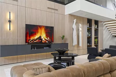 1008 NE 114th St, Biscayne Park, FL 33161 - Photo 1