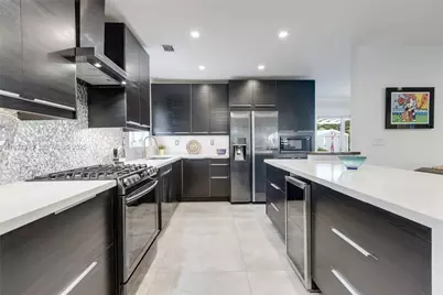 475 NW 42nd St, Miami, FL 33127 - Photo 9