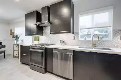 475 NW 42nd St, Miami, FL 33127 - Photo 7