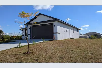 8033 Oakleaf Cir, Labelle, FL 33935 - Photo 1