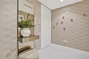 5775 Collins Ave, Miami Beach, FL 33140 - Photo 11