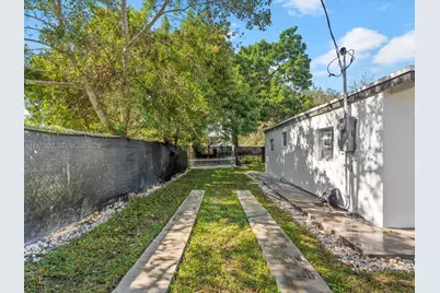 6318 NW 19th Ct, Miami, FL 33147 - Photo 15