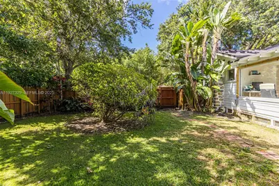 665 NE 120th St, Biscayne Park, FL 33161 - Photo 23