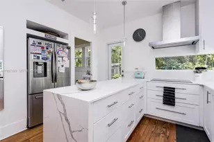 665 NE 120th St, Biscayne Park, FL 33161 - Photo 9