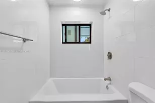 9915 SW 212th St, Cutler Bay, FL 33189 - Photo 25