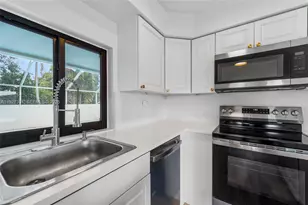 9915 SW 212th St, Cutler Bay, FL 33189 - Photo 9