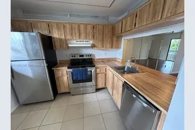 9173 NW 1st Ct #202, Pembroke Pines, FL 33024 - Photo 5