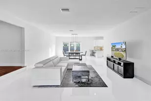 1102 Meadow Lark Ave, Miami Springs, FL 33166 - Photo 7