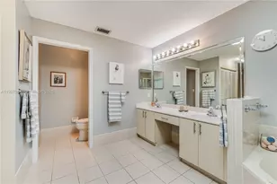 15230 Wilshire Way, Pembroke Pines, FL 33027 - Photo 17