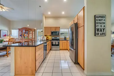 15230 Wilshire Way, Pembroke Pines, FL 33027 - Photo 9