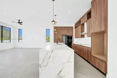 13023 Davie Oaks Dr, Davie, FL 33325 - Photo 11