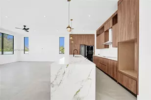 13023 Davie Oaks Dr, Davie, FL 33325 - Photo 11