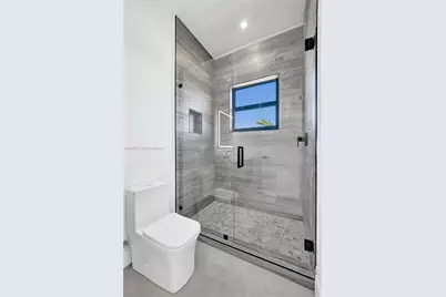 13023 Davie Oaks Dr, Davie, FL 33325 - Photo 43