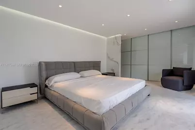 6423 Collins Ave #304, Miami Beach, FL 33141 - Photo 7