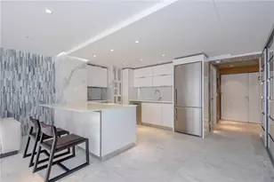 6423 Collins Ave, Miami Beach, FL 33141 - Photo 3