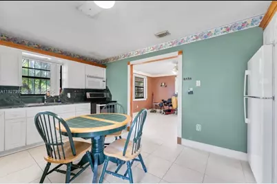 578 SW 2nd St, Florida City, FL 33034 - Photo 9