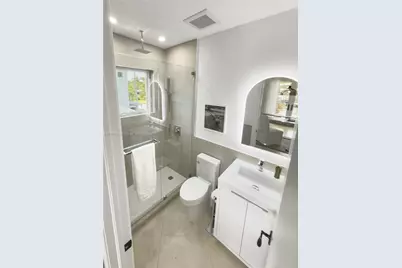 2320 NE 34th Ct, Lighthouse Point, FL 33064 - Photo 25