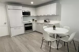 45 SW 9th St, Miami, FL 33130 - Photo 3