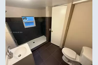 1129 NW 29th St #B, Miami, FL 33127 - Photo 5