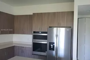 13085 Addilyn Ct, Davie, FL 33325 - Photo 3