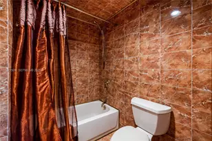 19601 E Country Club Dr, Aventura, FL 33180 - Photo 29