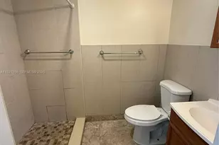 1211 NE 23rd Ave, Pompano Beach, FL 33062 - Photo 9