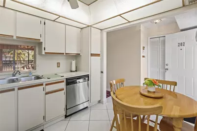 190 SE 5th Ave #202, Dania Beach, FL 33004 - Photo 3