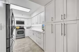 3600 Mystic Pointe Dr, Aventura, FL 33180 - Photo 25