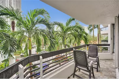 3600 Mystic Pointe Dr #311, Aventura, FL 33180 - Photo 3