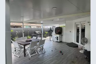 1131 SW 110th Ave, Pembroke Pines, FL 33025 - Photo 5