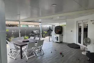 1131 SW 110th Ave, Pembroke Pines, FL 33025 - Photo 5