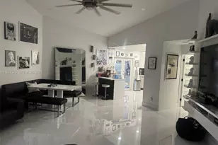 1131 SW 110th Ave, Pembroke Pines, FL 33025 - Photo 3