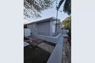 568 SW 3rd St #Left 566, Miami, FL 33130 - Photo 15