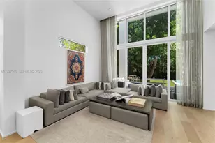 335 W 46th St, Miami Beach, FL 33140 - Photo 7