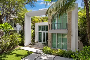 335 W 46th St, Miami Beach, FL 33140 - Photo 3