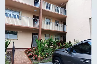 8841 NW Sunrise Lakes Blvd #112, Sunrise, FL 33322 - Photo 3