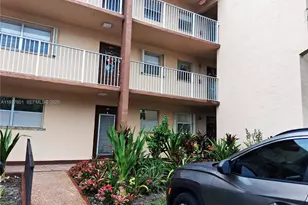 8841 NW Sunrise Lakes Blvd, Sunrise, FL 33322 - Photo 3