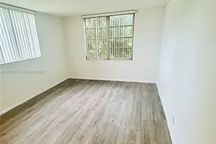 3100 W Rolling Hills Cir, Davie, FL 33328 - Photo 13