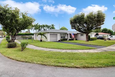 1101 SW 102nd Ct, Miami, FL 33174 - Photo 5