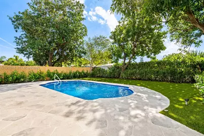 230 NE 43rd St, Oakland Park, FL 33334 - Photo 17