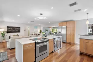 2837 NE 17th Ave, Wilton Manors, FL 33334 - Photo 3