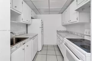 251 174th St, Sunny Isles Beach, FL 33160 - Photo 17