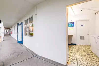 1061 Exeter D #1061 D, Boca Raton, FL 33434 - Photo 31