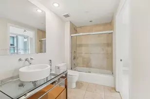 6000 Collins Ave, Miami Beach, FL 33140 - Photo 15