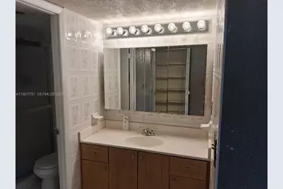 1000 Saint Charles Pl #L2, Pembroke Pines, FL 33026 - Photo 13